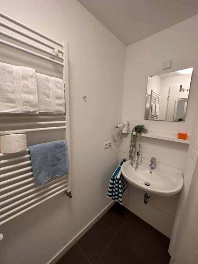 Stilvolles Und Modernes Appartement Mit Sonnigem Balkon In Flughafen- Und Messenaehe 31 라인펠덴에흐터딘겐 외부 사진